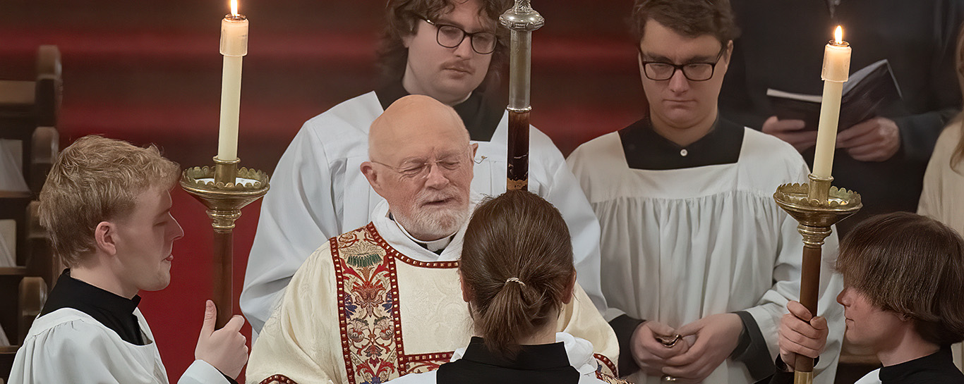 Gospel reading in the Nave by Fr David Raths on the Third Sunday of Easter